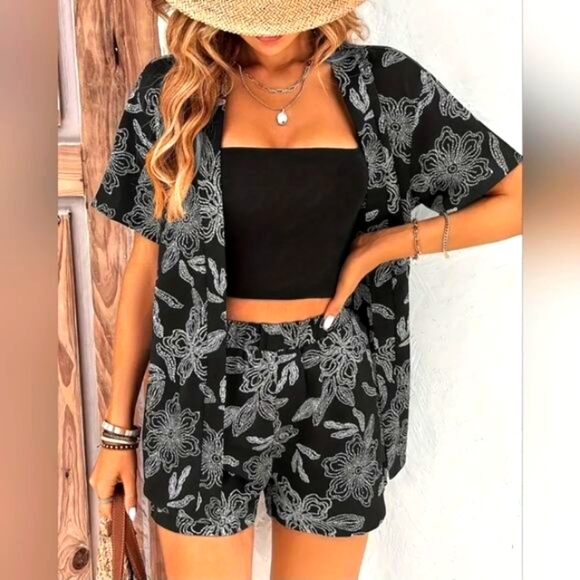 Floral print two piece short set sz X-LARGE